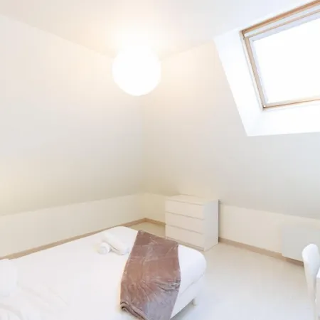 Apartament Complet Equipe Ideal Groupe Pro/famille * 10 Pers * 5 Chb * Mon Groom *